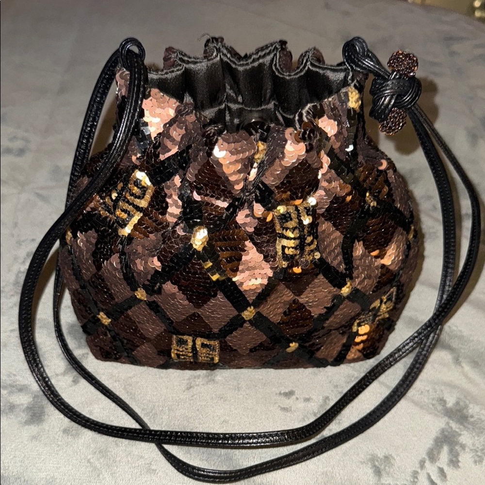 Preloved Givenchy Bucket Sequins 2 Way Bag Remova… - image 1